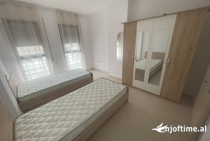 Shtepi me qera Apartament ne Tirane, 2+1, Mobilimi E mobiluar, Pagesa 480  Euro.