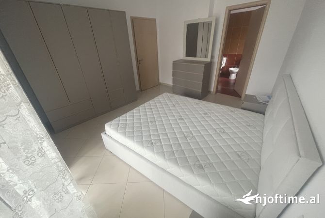 Shtepi me qera Apartament ne Tirane, 2+1, Mobilimi E mobiluar, Pagesa 480  Euro.