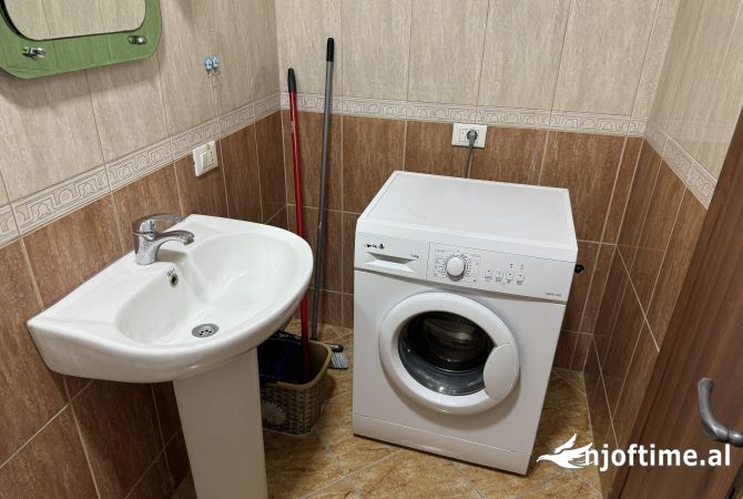 Shtepi me qera Apartament ne Tirane, 1+1, Mobilimi E mobiluar, Pagesa 45,000  Leke.