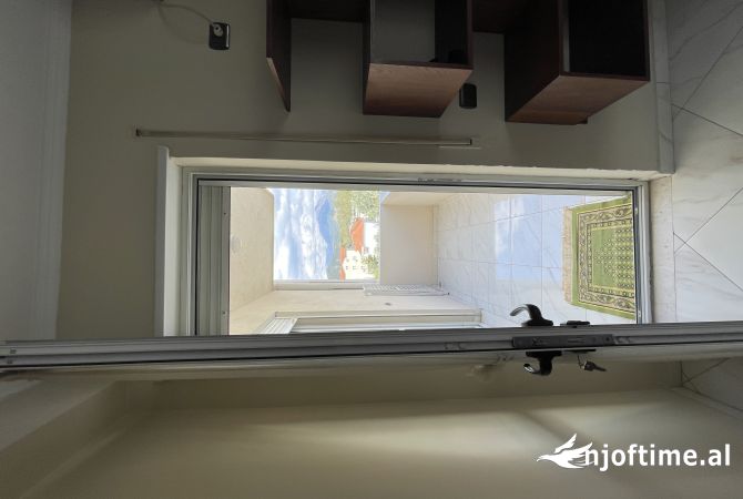 Shtepi me qera Apartament ne Tirane, 2+1, Mobilimi E mobiluar, Pagesa 45,000  Leke.