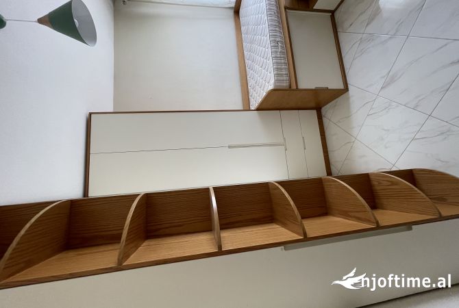 Shtepi me qera Apartament ne Tirane, 2+1, Mobilimi E mobiluar, Pagesa 45,000  Leke.