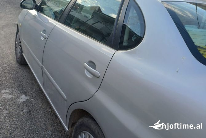 Auto in Vendita  a Kruja - 2,200 Euro