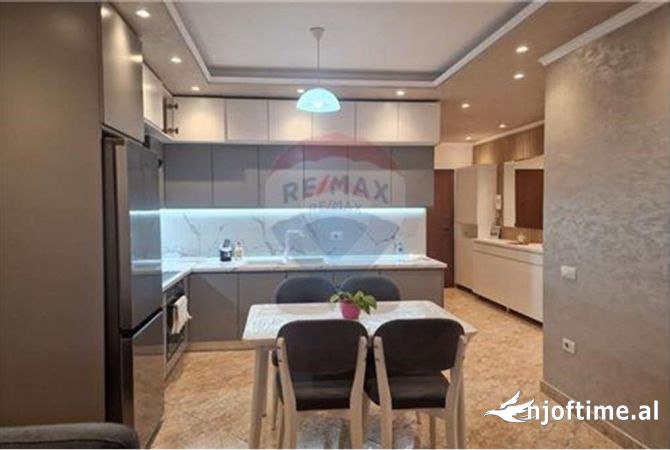 Apartament  2+1+2 - Per Qira