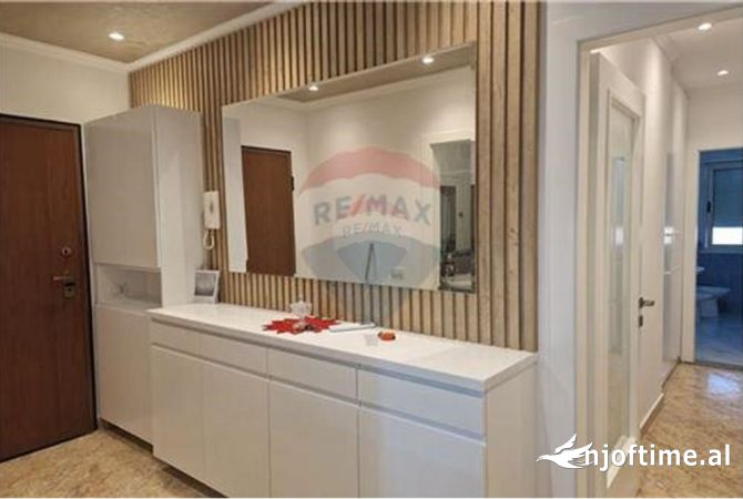 Shtepi me qera Apartament ne Tirane, 2+1, Mobilimi E mobiluar, Pagesa 800  Euro.