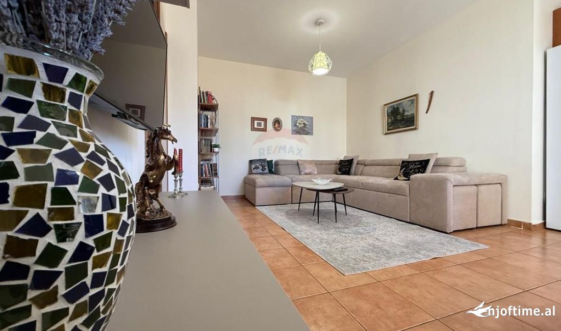 Shtepi me qera Apartament ne Tirane, 1+1, Mobilimi E mobiluar, Pagesa 700  Euro.