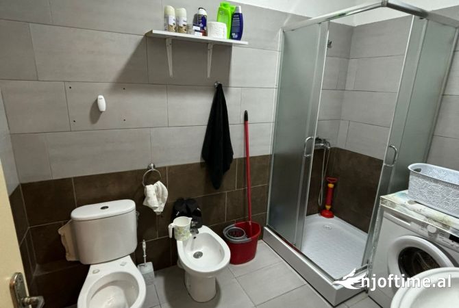 Shtepi ne shitje Apartament ne Tirane, 2+1, Mobilimi Bosh, pa mobiluar, Pagesa 137,000  Euro.