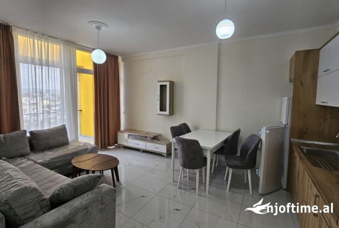 Shtepi ne shitje Apartament ne Tirane, 1+1, Mobilimi E mobiluar, Pagesa 105,000  Euro.