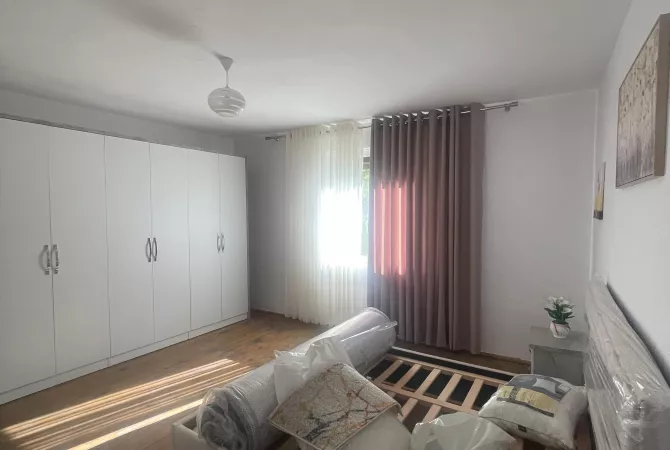 Shtepi me qera 1+1 ne Tirane - 380 Euro