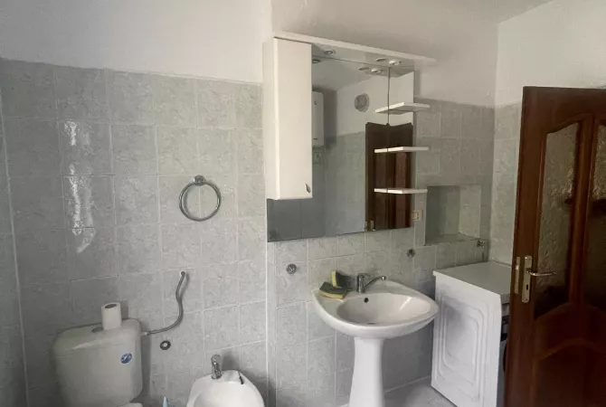 Shtepi me qera 1+1 ne Tirane - 380 Euro