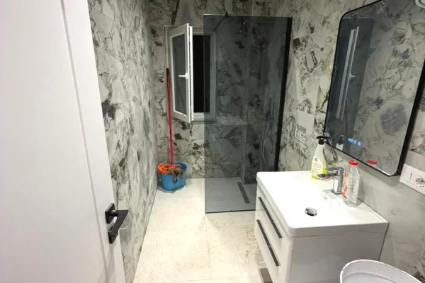 Shtepi me qera Apartament ne Tirane, 1+1, Mobilimi E mobiluar, Pagesa 500  Euro.