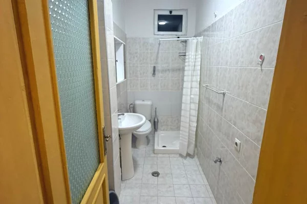 Shtepi me qera 1+1 ne Tirane - 400 Euro