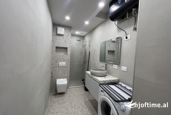 Shtepi me qera Apartament ne Tirane, 1+1, Mobilimi E mobiluar, Pagesa 900  Euro.