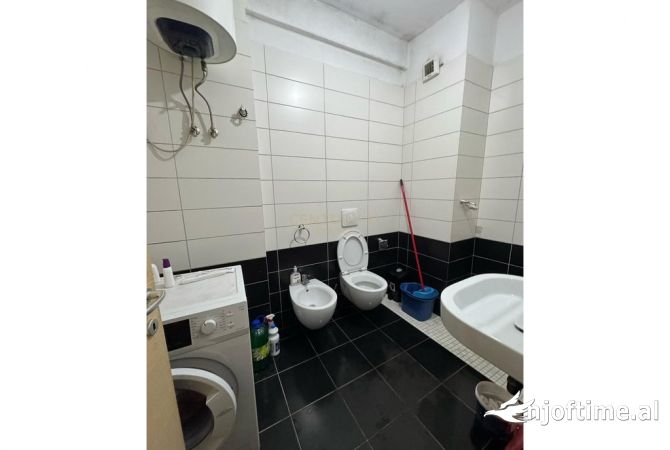 Shtepi ne shitje Apartament ne Tirane, 1+1, Mobilimi E mobiluar, Pagesa 119,000  Euro.