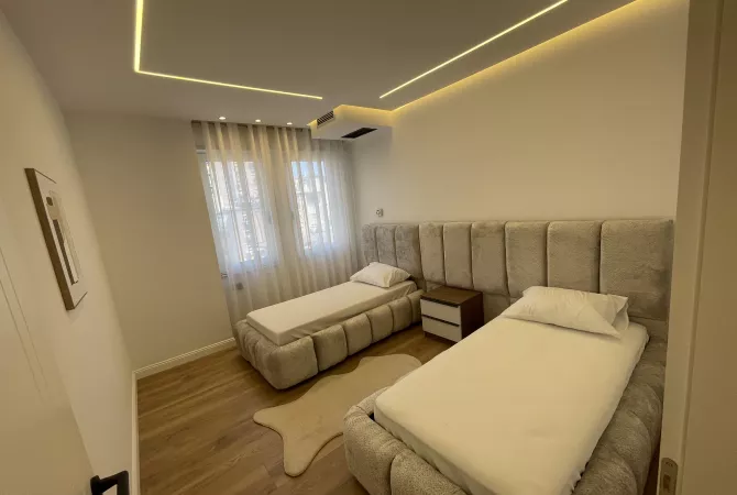 Shtepi ne shitje Apartament ne Tirane, 2+1, Mobilimi E mobiluar, Pagesa 325,000  Euro.