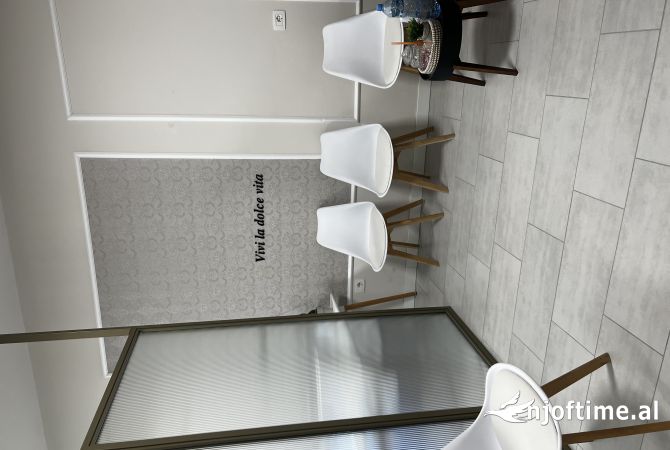 Ambient biznesi me qera 1+1 ne Tirane - 250 Euro