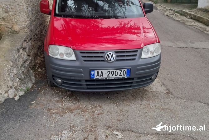 Makina ne shitje ne Tirane - 450,000 Leke