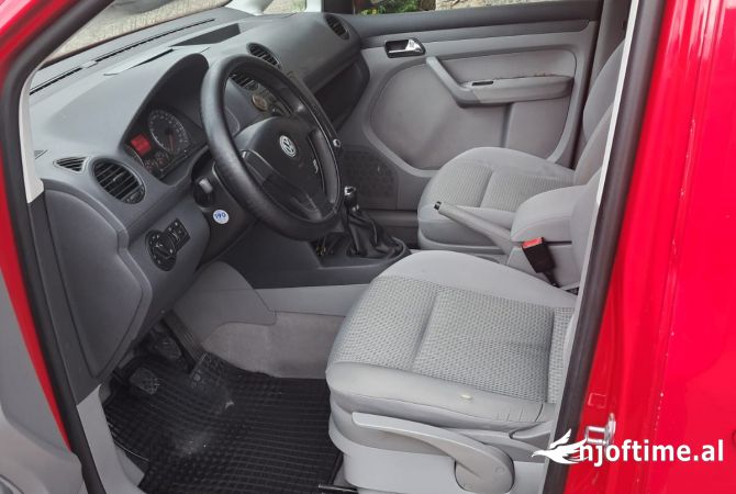 Auto in Vendita  a Tirana - 450,000 Leke