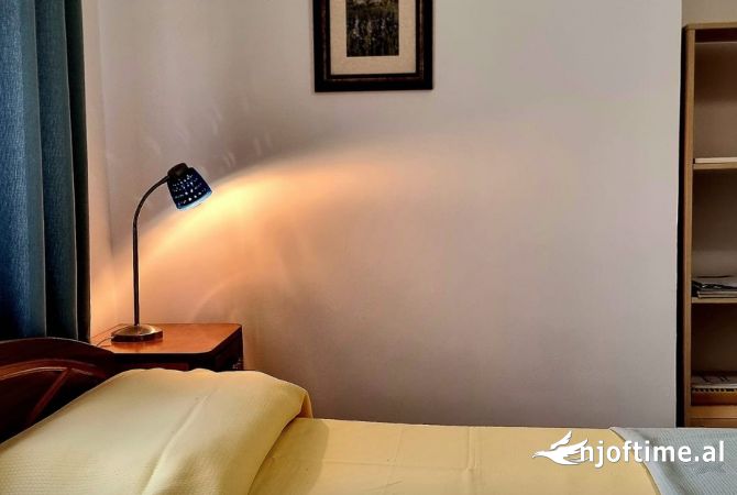 Shtepi me qera Apartament ne Tirane, 2+1, Mobilimi E mobiluar, Pagesa 800  Euro.