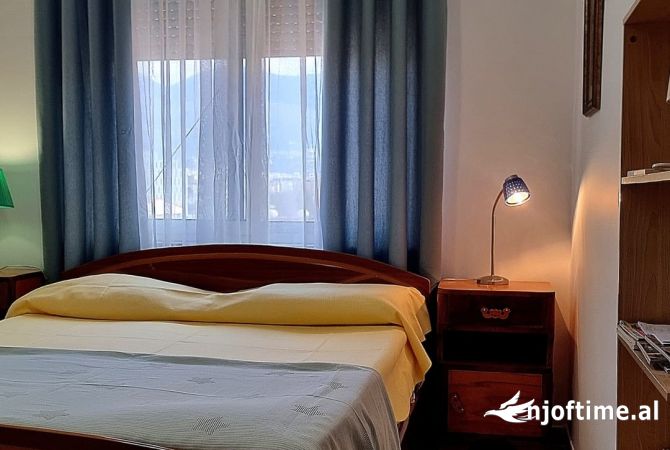 Shtepi me qera Apartament ne Tirane, 2+1, Mobilimi E mobiluar, Pagesa 800  Euro.