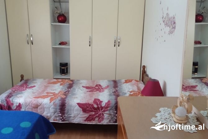 Shtepi me qera 1+1 ne Tirane - 28,000 Leke