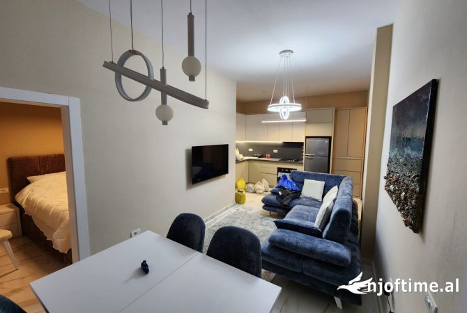 Shtepi ne shitje Apartament ne Durres, 2+1, Mobilimi E mobiluar, Pagesa 130,000  Euro.