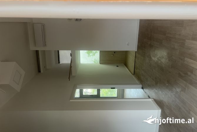 Shtepi me qera 2+1 ne Tirane - 40,000 Leke