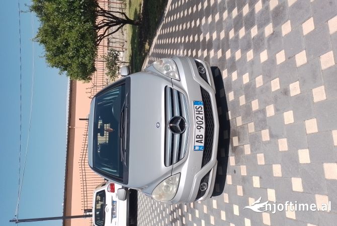 Makina ne shitje ne Tirane, Mercedes-Benz, 2010 gasoline-gas,Kambio Automatik Pagesa 5,500  Euro.