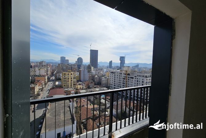 Shtepi ne shitje Apartament ne Tirane, 3+1, Mobilimi Bosh, pa mobiluar, Pagesa 520,000  Euro.