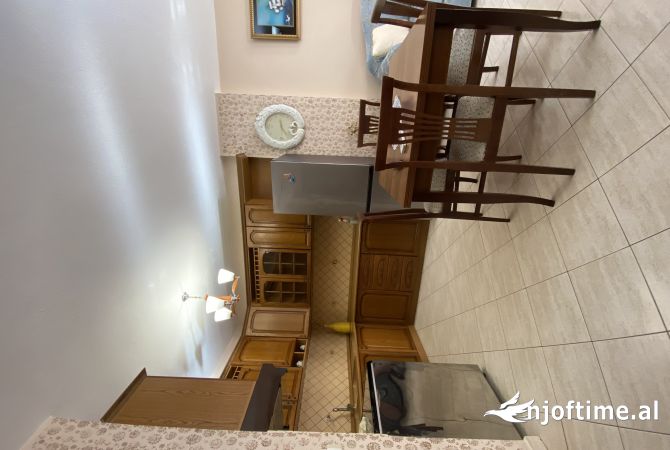 Shtepi me qera Apartament ne Tirane, 1+1, Mobilimi E mobiluar, Pagesa 450  Euro.