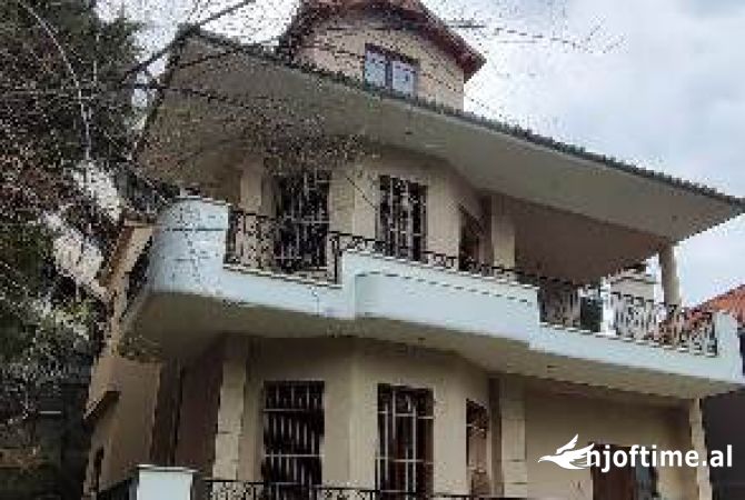 Shtepi ne shitje 4+1 ne Korce - 250,000 Euro