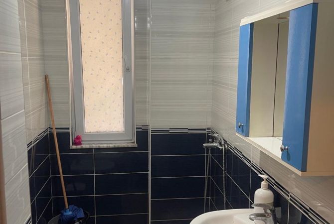 Shtepi me qera Shtepi Private ne Tirane, 1+1, Mobilimi E mobiluar, Pagesa 400  Euro.