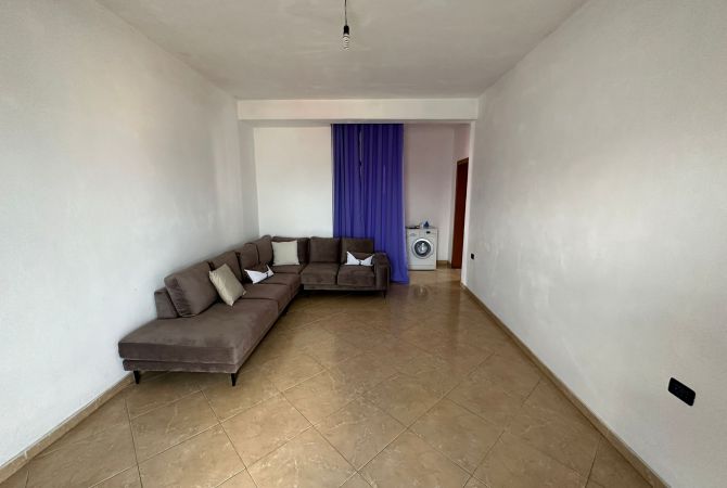 Shtepi me qera Shtepi Private ne Tirane, 2+1, Mobilimi E mobiluar, Pagesa 350  Euro.