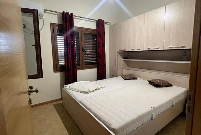 Shtepi me qera Shtepi Private ne Tirane, 1+1, Mobilimi E mobiluar, Pagesa 300  Euro.