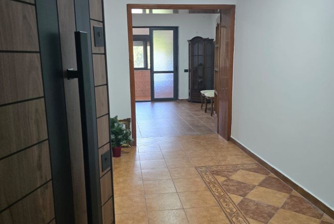Shtepi me qera 1+1 ne Tirane - 500 Euro