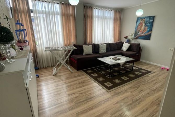 Shtepi me qera 2+1 ne Tirane - 400 Euro