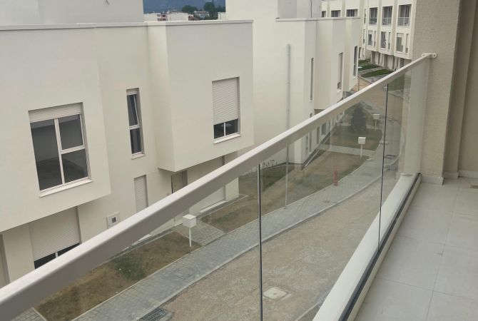 Shtepi me qera Vila Luksoze ne Tirane, 2+1, Mobilimi Bosh, pa mobiluar, Pagesa 1,200  Euro.