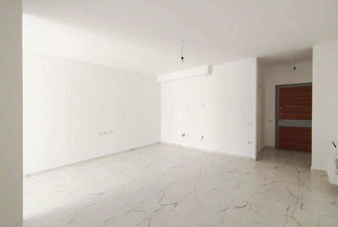 Apartment for rent in Tirana 2+1, Emty