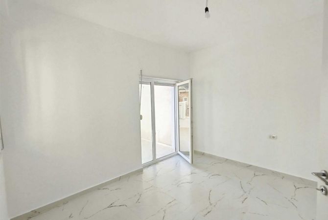 Apartment for rent in Tirana 2+1, Emty