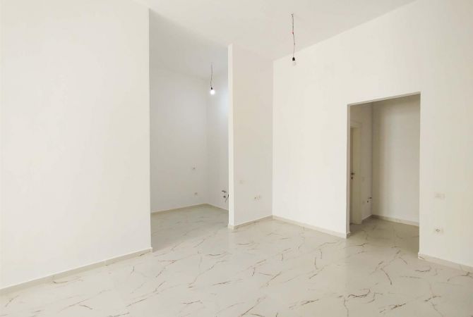 Shtepi me qera 2+1 ne Tirane - 800 Euro