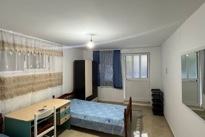 Shtepi me qera Apartament ne Tirane, 2+1, Mobilimi E mobiluar, Pagesa 42,000  Leke.