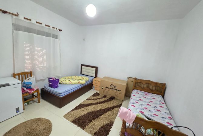 Shtepi me qera Apartament ne Tirane, 2+1, Mobilimi E mobiluar, Pagesa 300  Euro.