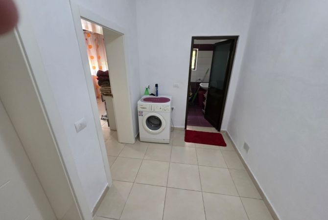 Shtepi me qera 2+1 ne Tirane - 300 Euro
