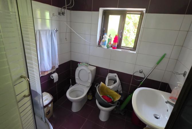 Shtepi me qera 2+1 ne Tirane - 300 Euro