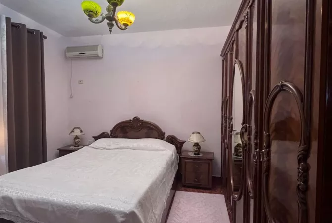 Shtepi me qera 2+1 ne Tirane - 450 Euro