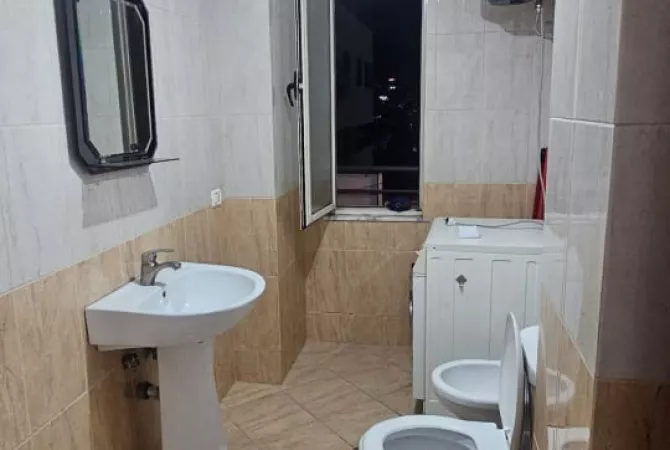 Shtepi ne shitje Apartament ne Tirane, 1+1, Mobilimi E mobiluar, Pagesa 110,000  Euro.