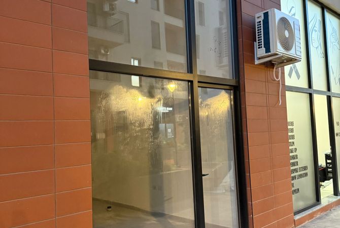 Ambiente Commerciale in Affitto 1+1 a Tirana - 600 Euro