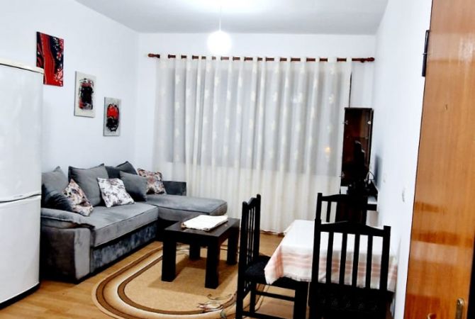 Shtepi me qera Apartament ne Tirane, 2+1, Mobilimi E mobiluar, Pagesa 50,000  Leke.