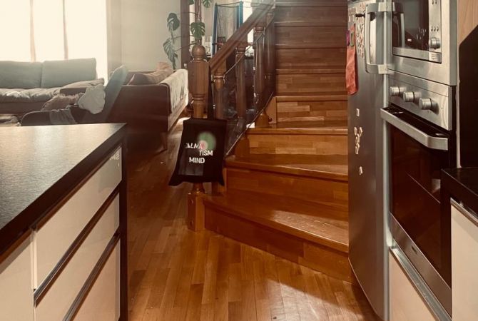 Shtepi me qera Shtepi Private ne Tirane, 3+1, Mobilimi E mobiluar, Pagesa 1,000  Euro.