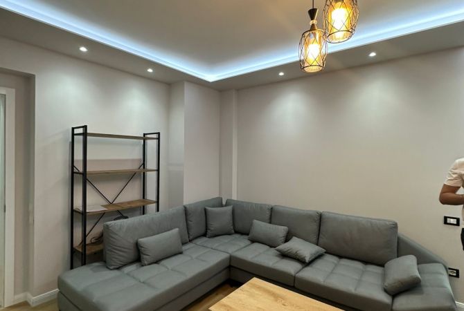 Shtepi me qera 2+1 ne Tirane - 850 Euro