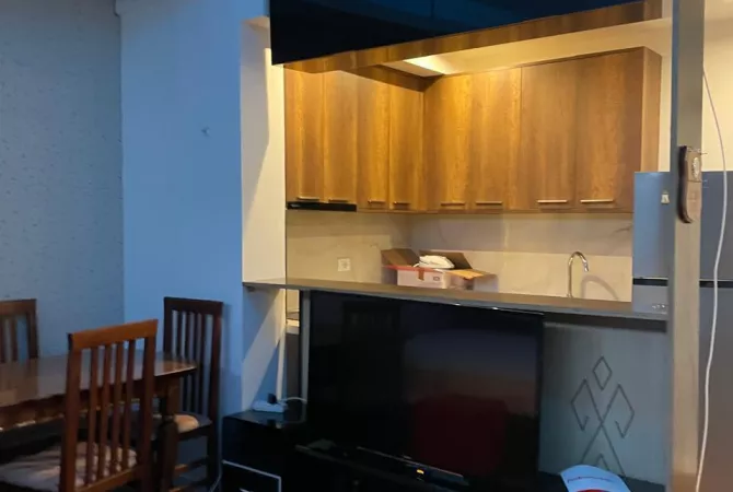 Shtepi me qera Garsoniere ne Tirane - 300 Euro